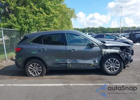 2022 Ford Escape Se z USA, uszkodzony, nr VIN 1FMCU9G6XNUB07360